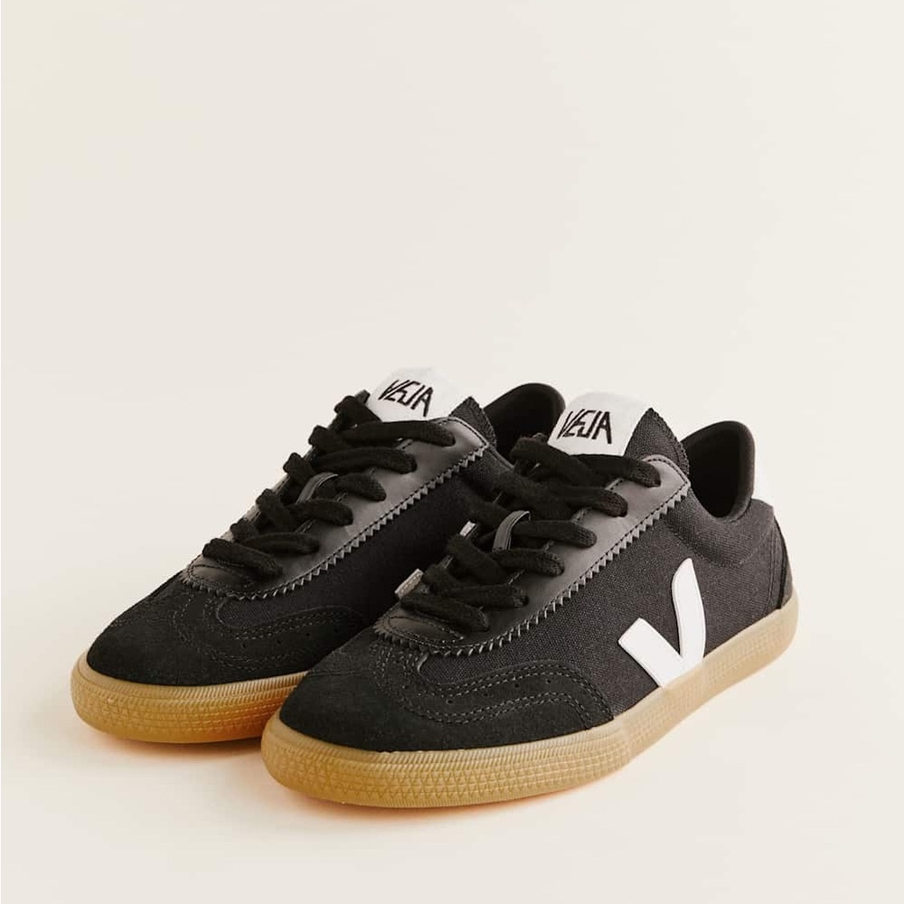 Veja Volley Canvas Sneaker in Black/White/Natural size 36